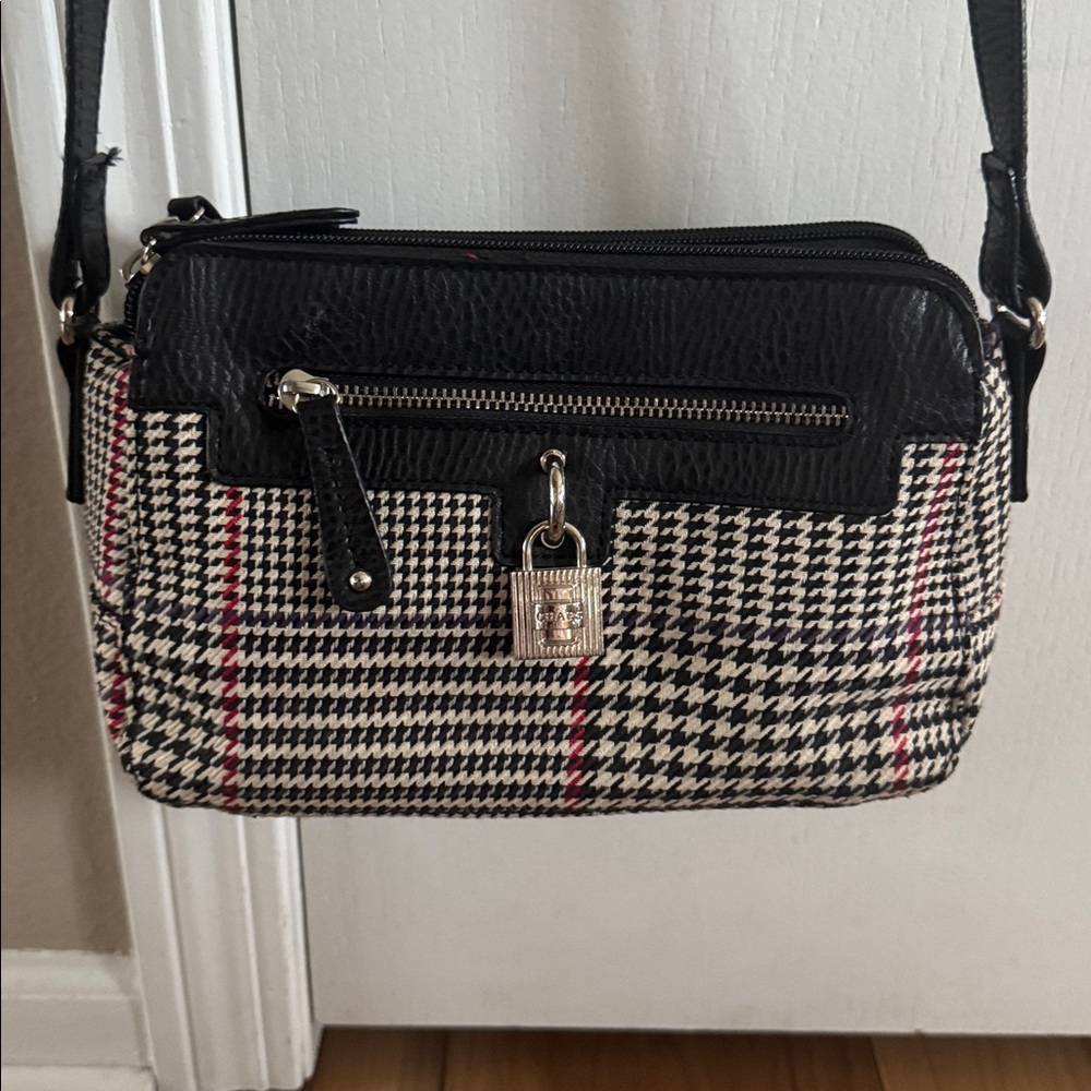 Chaps tweed bag fits it all, great storage. 10”x6.5x3.5. EUC